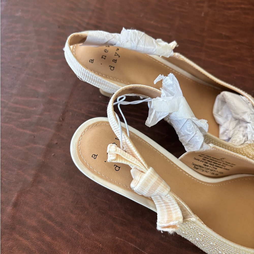 A New Day Ivory Pearl Slingback Heels - Picture 9 of 10